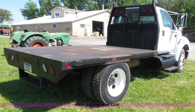 image for item L4857 2006 Ford F650 Super Duty flatbed truck