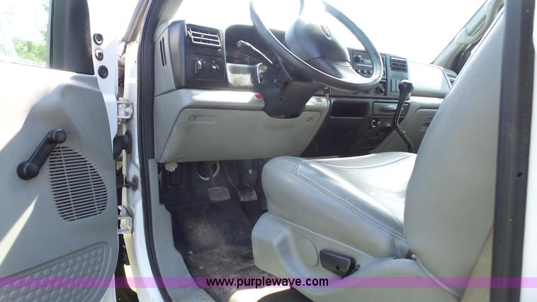 image for item L4857 2006 Ford F650 Super Duty flatbed truck