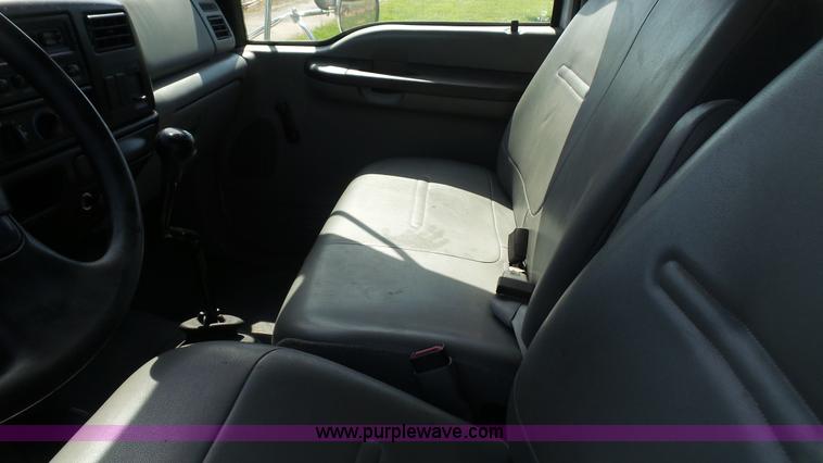 image for item L4857 2006 Ford F650 Super Duty flatbed truck