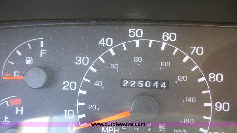 image for item L4857 2006 Ford F650 Super Duty flatbed truck