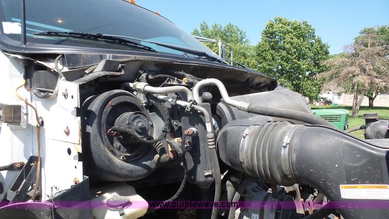 image for item L4857 2006 Ford F650 Super Duty flatbed truck