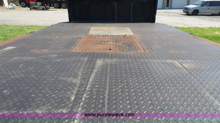 image for item L4857 2006 Ford F650 Super Duty flatbed truck