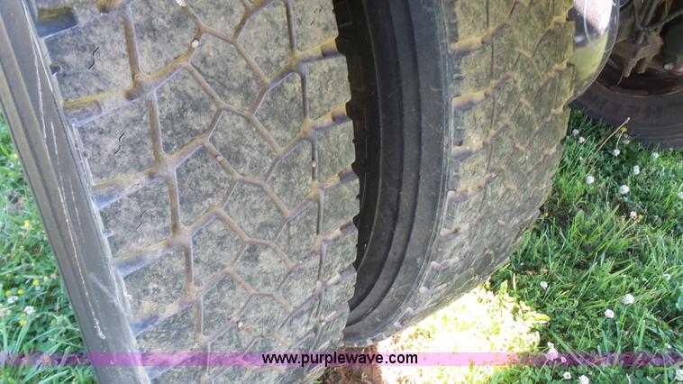 image for item L4857 2006 Ford F650 Super Duty flatbed truck