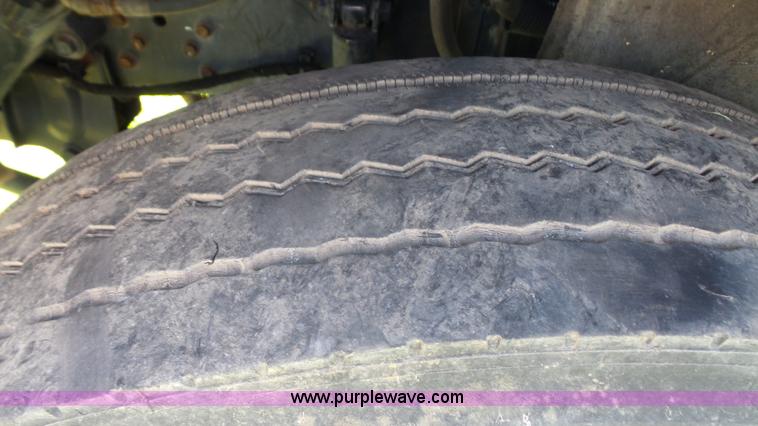 image for item L4857 2006 Ford F650 Super Duty flatbed truck