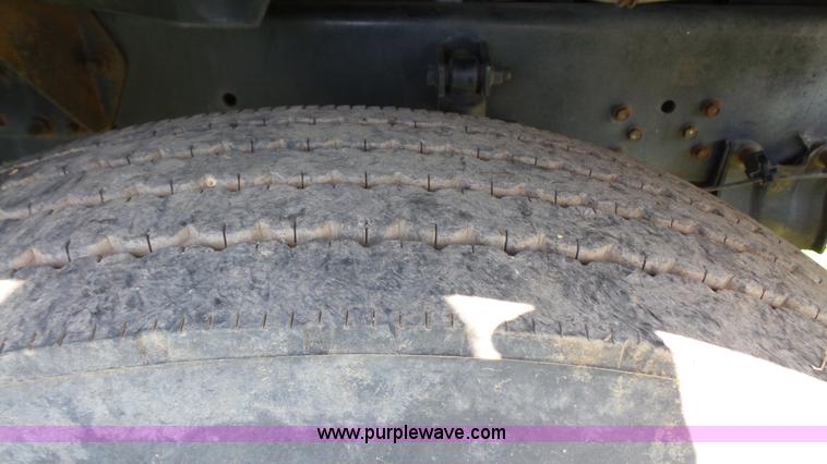 image for item L4857 2006 Ford F650 Super Duty flatbed truck