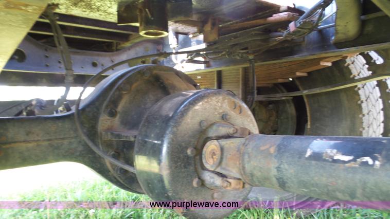 image for item L4857 2006 Ford F650 Super Duty flatbed truck