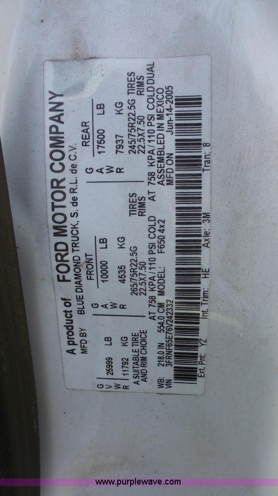 image for item L4857 2006 Ford F650 Super Duty flatbed truck