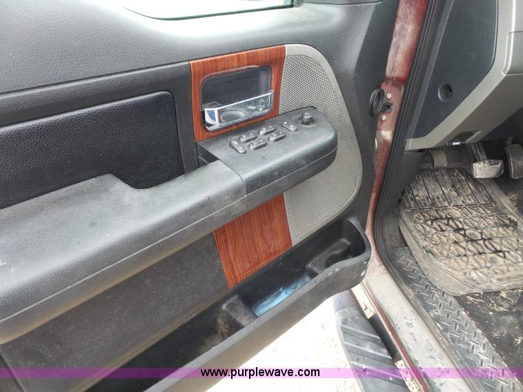 image for item L4882 2006 Ford F150 Lariat SuperCrew pickup truck