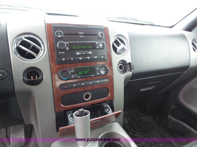 image for item L4882 2006 Ford F150 Lariat SuperCrew pickup truck