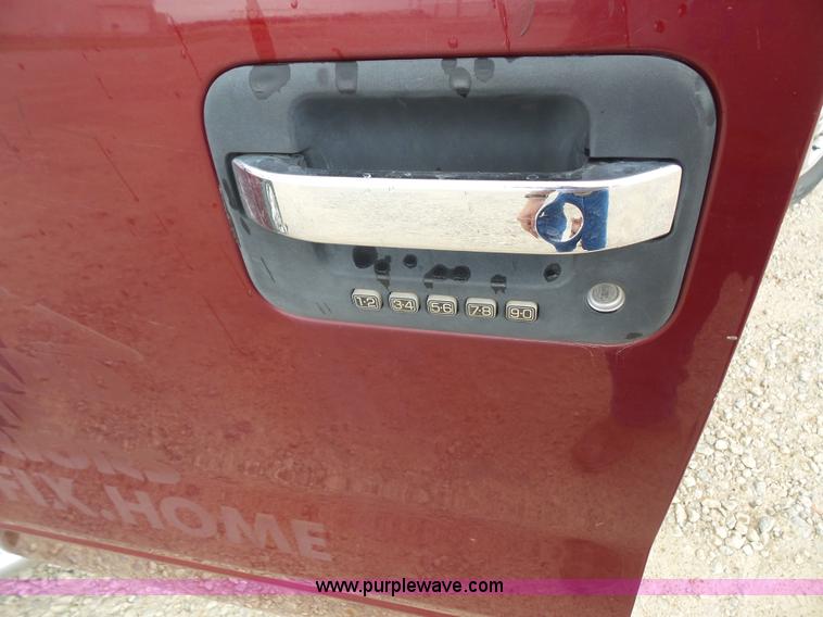 image for item L4882 2006 Ford F150 Lariat SuperCrew pickup truck