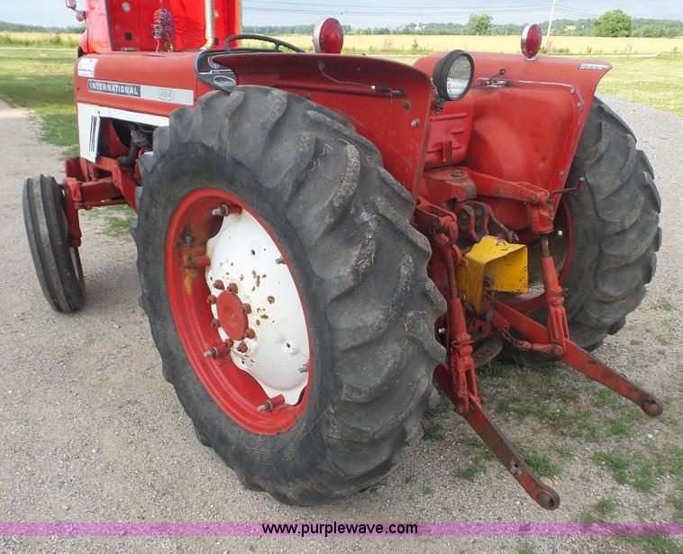 image for item L4924 1971 International 454 tractor