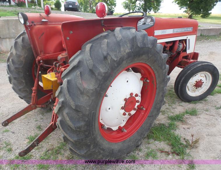 image for item L4924 1971 International 454 tractor