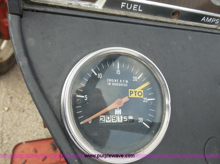 image for item L4924 1971 International 454 tractor