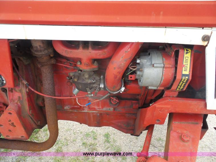 image for item L4924 1971 International 454 tractor