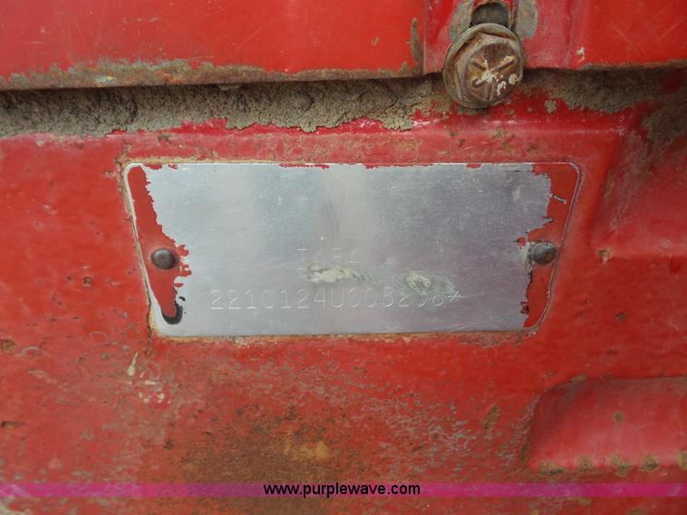 image for item L4924 1971 International 454 tractor