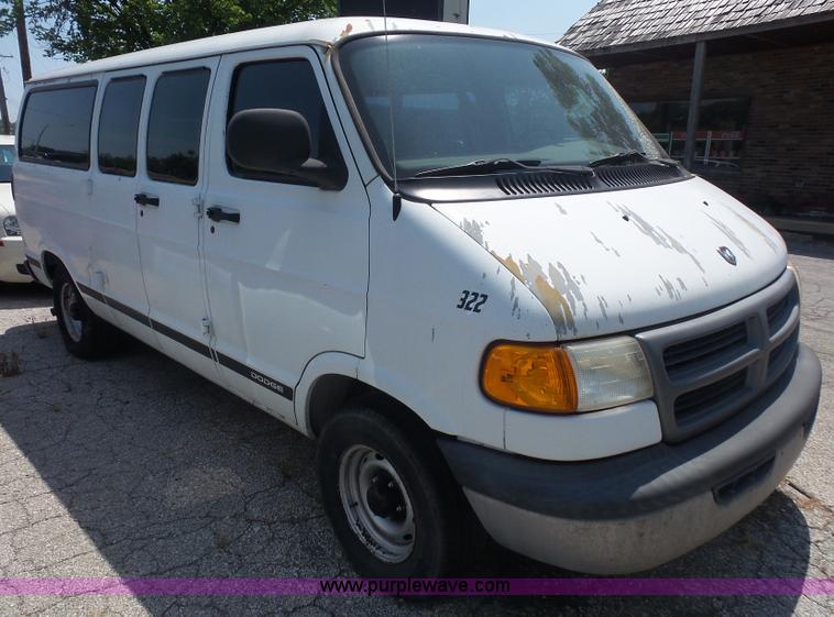 image for item L4925 2001 Dodge Ram 1500 van