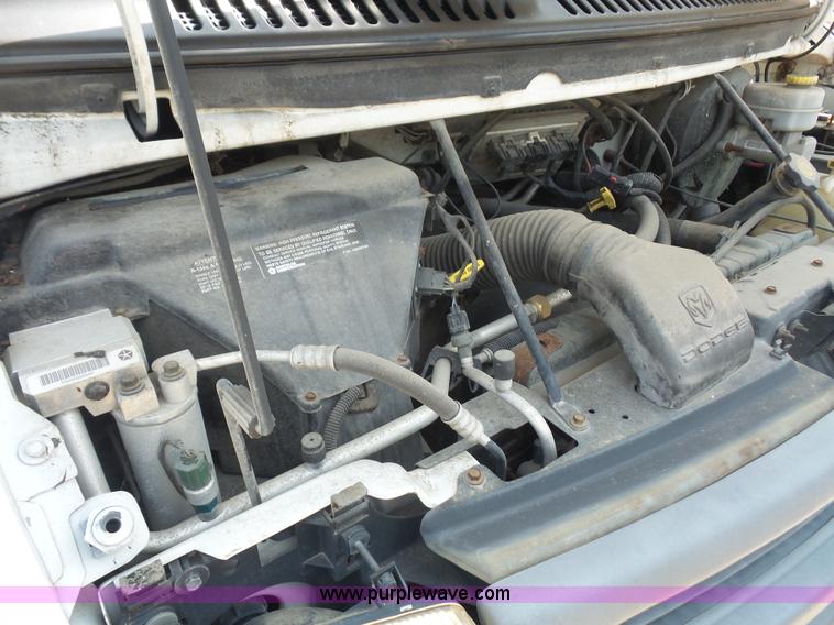 image for item L4925 2001 Dodge Ram 1500 van