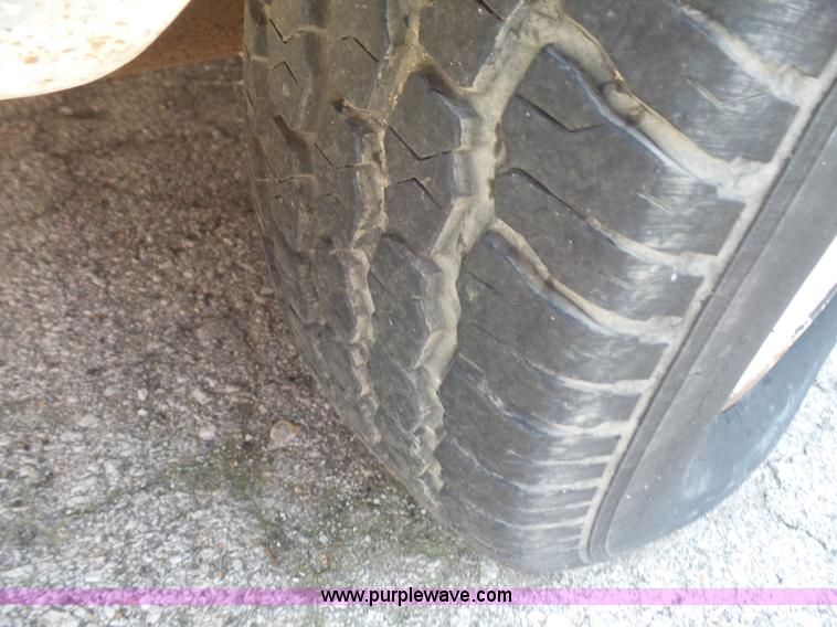 image for item L4925 2001 Dodge Ram 1500 van