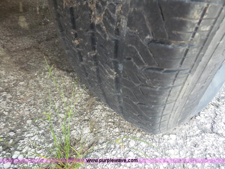 image for item L4925 2001 Dodge Ram 1500 van