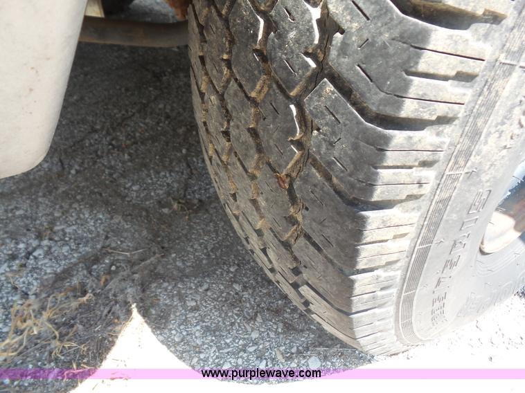 image for item L4925 2001 Dodge Ram 1500 van