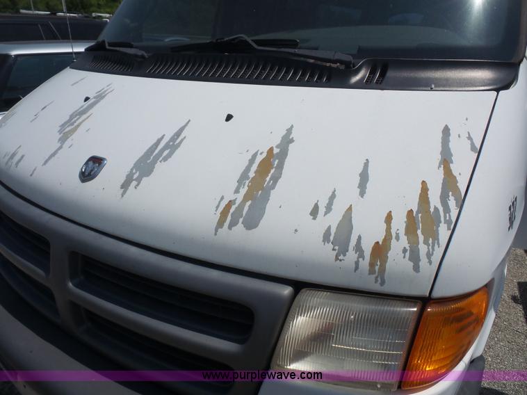 image for item L4925 2001 Dodge Ram 1500 van