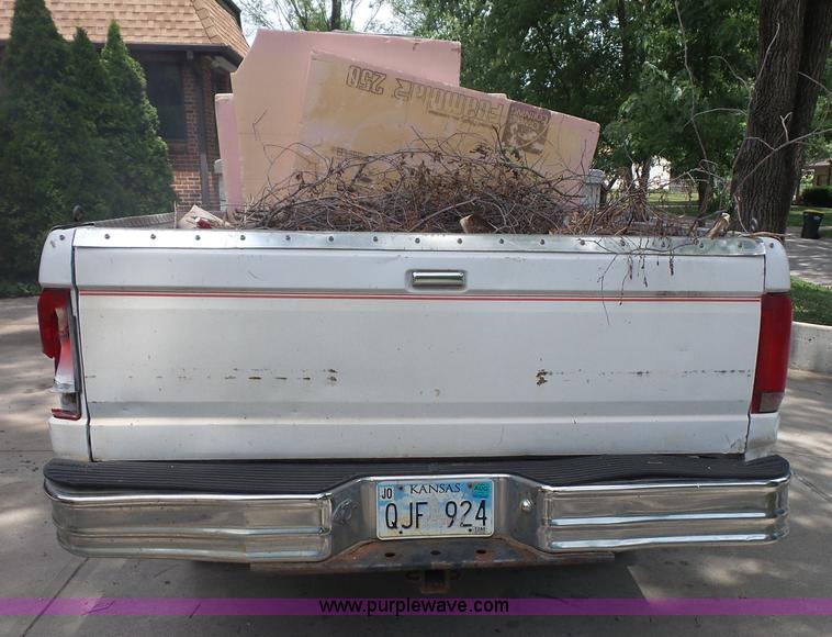 image for item L4930 1983 Ford F250 pickup truck