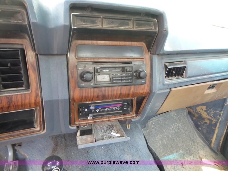 image for item L4930 1983 Ford F250 pickup truck