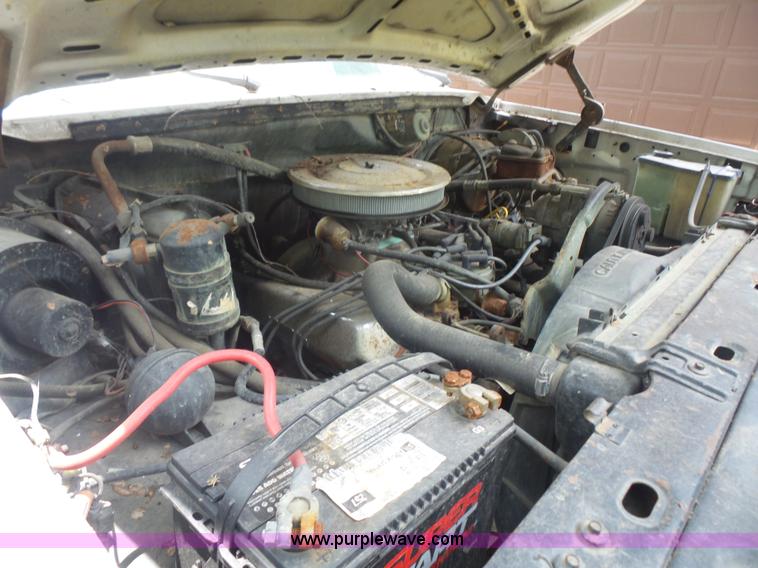 image for item L4930 1983 Ford F250 pickup truck