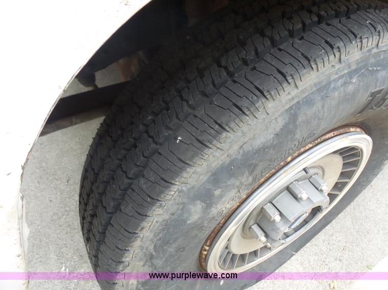 image for item L4930 1983 Ford F250 pickup truck