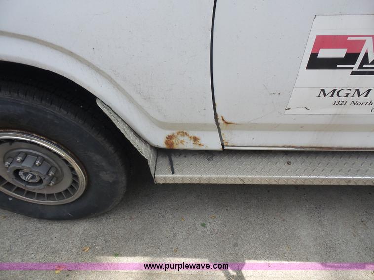 image for item L4930 1983 Ford F250 pickup truck