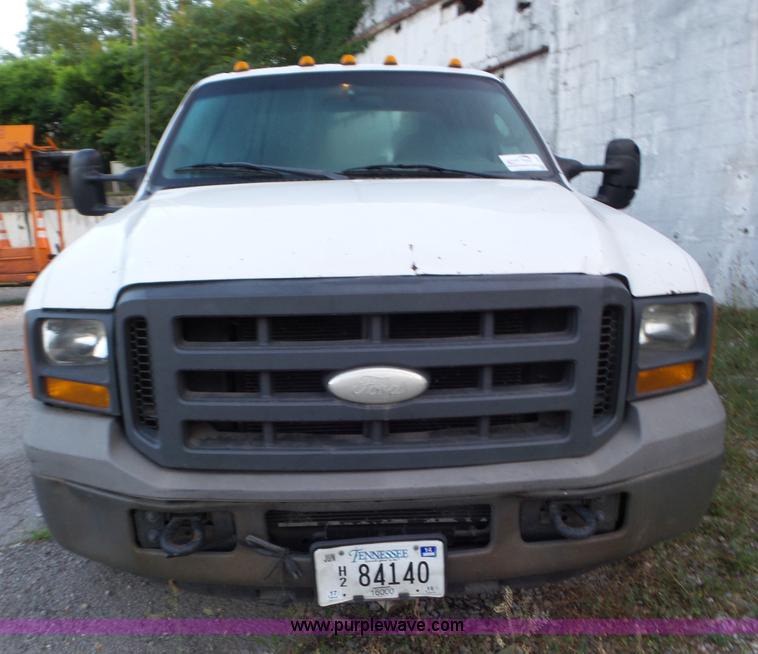 image for item L5252 2005 Ford F350 Super Duty Crew Cab utility truck