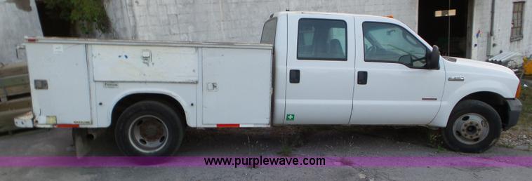 image for item L5252 2005 Ford F350 Super Duty Crew Cab utility truck