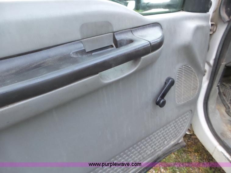 image for item L5252 2005 Ford F350 Super Duty Crew Cab utility truck
