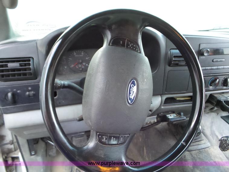 image for item L5252 2005 Ford F350 Super Duty Crew Cab utility truck