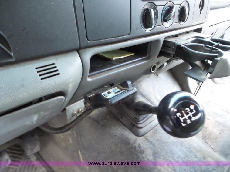 image for item L5252 2005 Ford F350 Super Duty Crew Cab utility truck