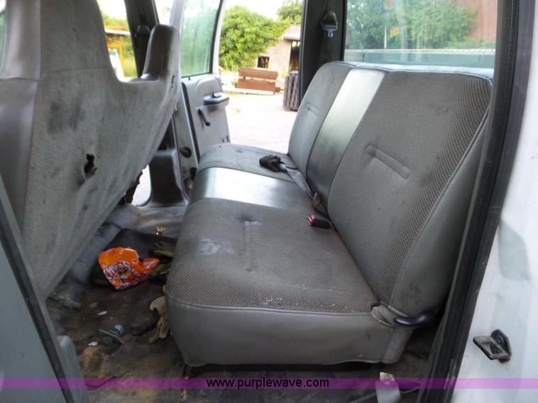 image for item L5252 2005 Ford F350 Super Duty Crew Cab utility truck