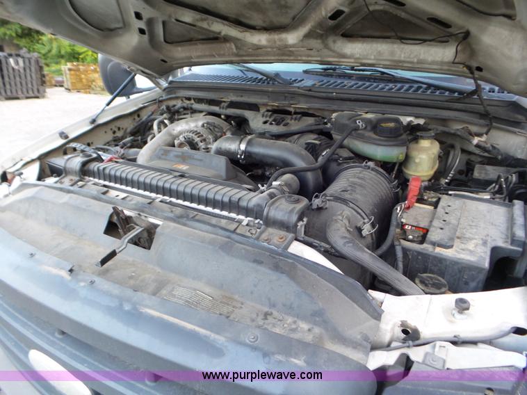 image for item L5252 2005 Ford F350 Super Duty Crew Cab utility truck