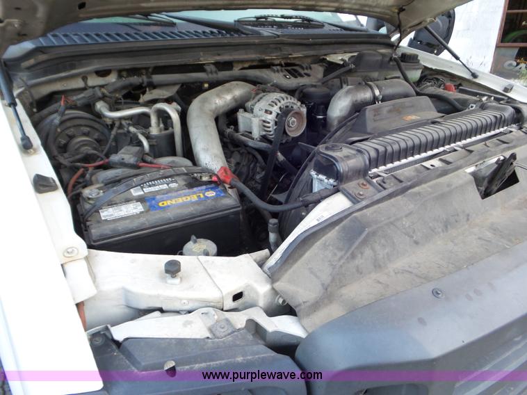 image for item L5252 2005 Ford F350 Super Duty Crew Cab utility truck