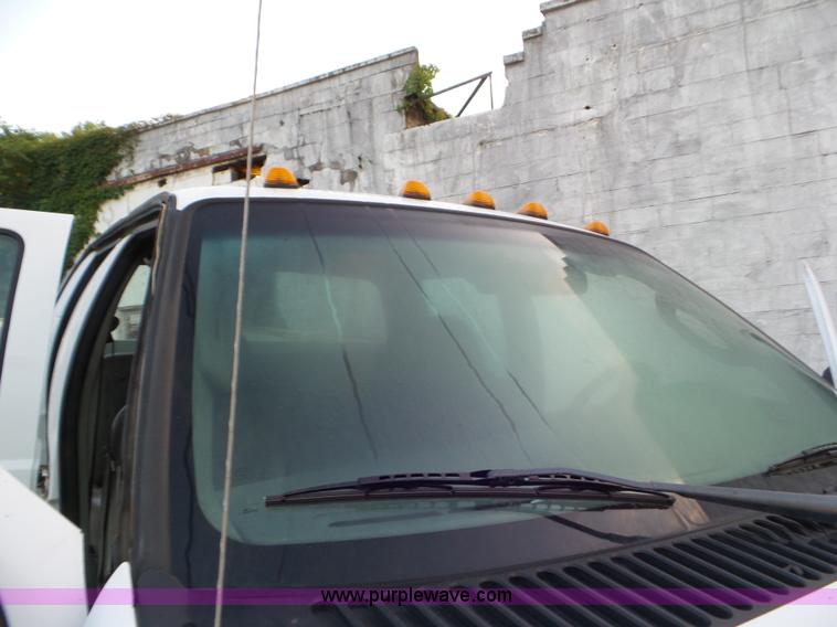 image for item L5252 2005 Ford F350 Super Duty Crew Cab utility truck
