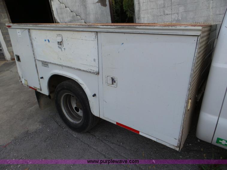 image for item L5252 2005 Ford F350 Super Duty Crew Cab utility truck