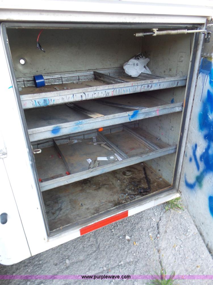 image for item L5252 2005 Ford F350 Super Duty Crew Cab utility truck