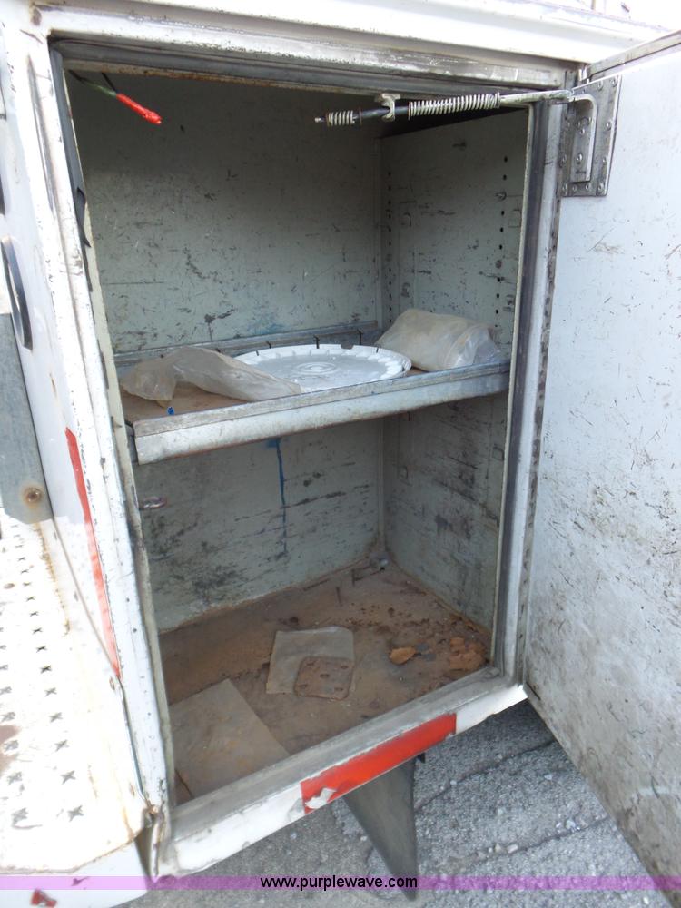 image for item L5252 2005 Ford F350 Super Duty Crew Cab utility truck