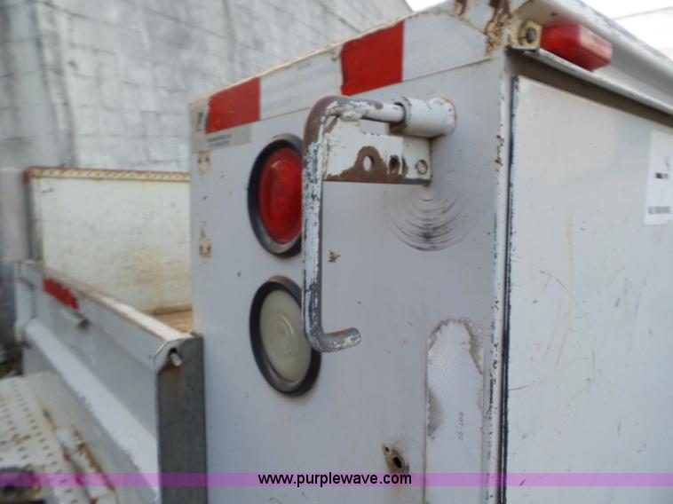 image for item L5252 2005 Ford F350 Super Duty Crew Cab utility truck