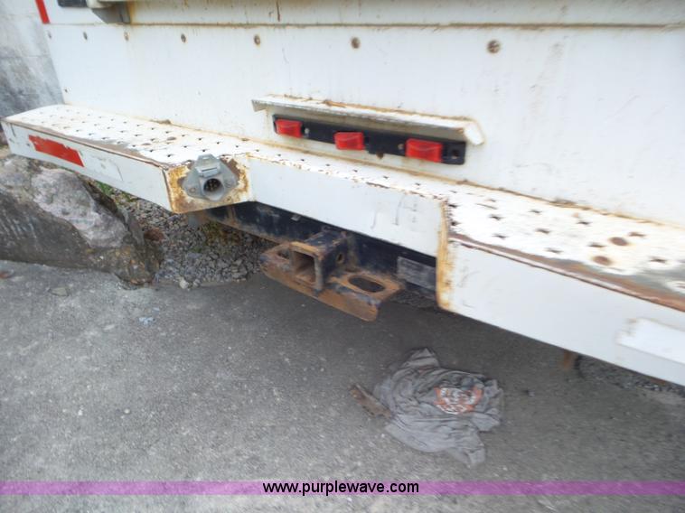 image for item L5252 2005 Ford F350 Super Duty Crew Cab utility truck