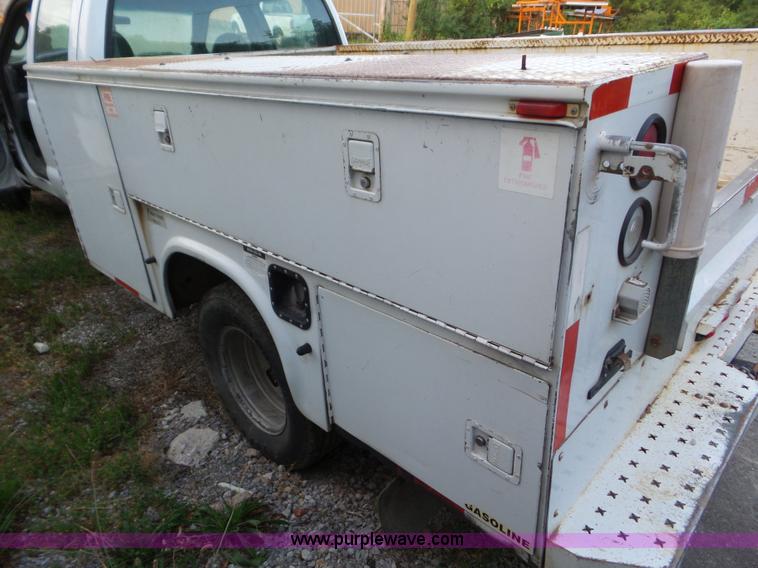 image for item L5252 2005 Ford F350 Super Duty Crew Cab utility truck