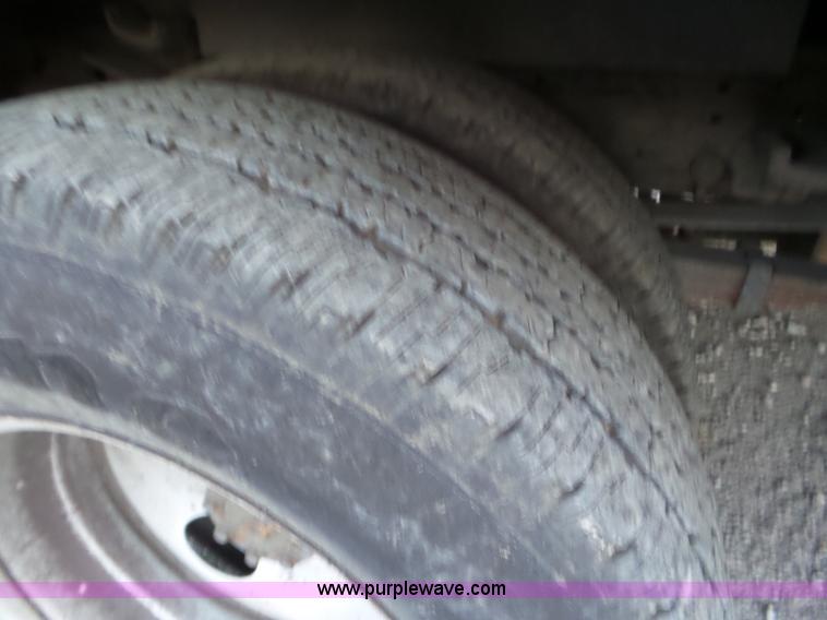 image for item L5252 2005 Ford F350 Super Duty Crew Cab utility truck