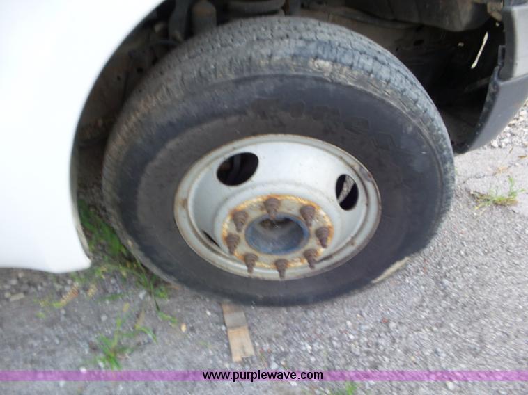 image for item L5252 2005 Ford F350 Super Duty Crew Cab utility truck