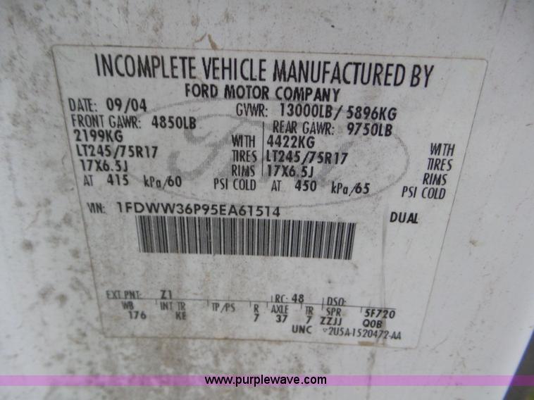 image for item L5252 2005 Ford F350 Super Duty Crew Cab utility truck