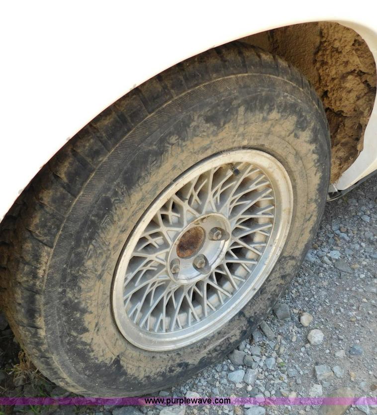 image for item L5892 1997 Ford Crown Victoria LX