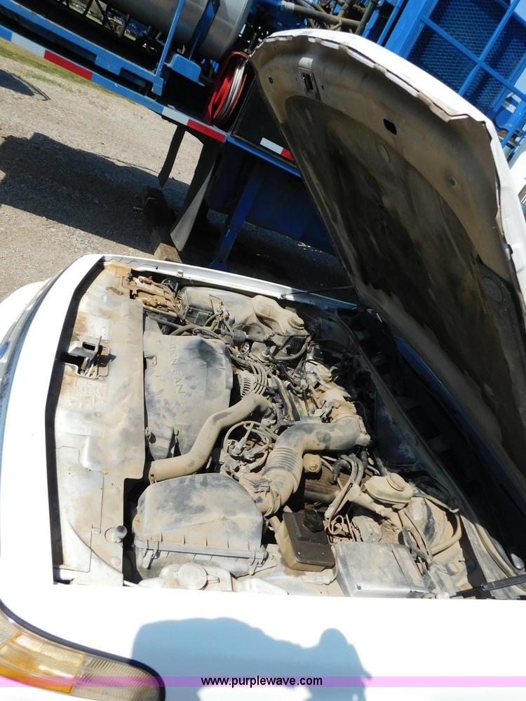 image for item L5892 1997 Ford Crown Victoria LX